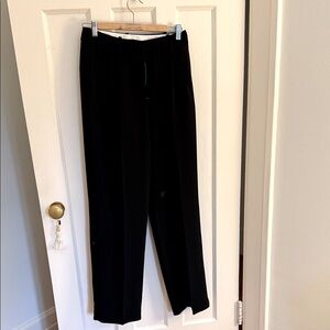 Aritzia women’s Black pleated Effortless Pant Wilfred size 4-high waisted